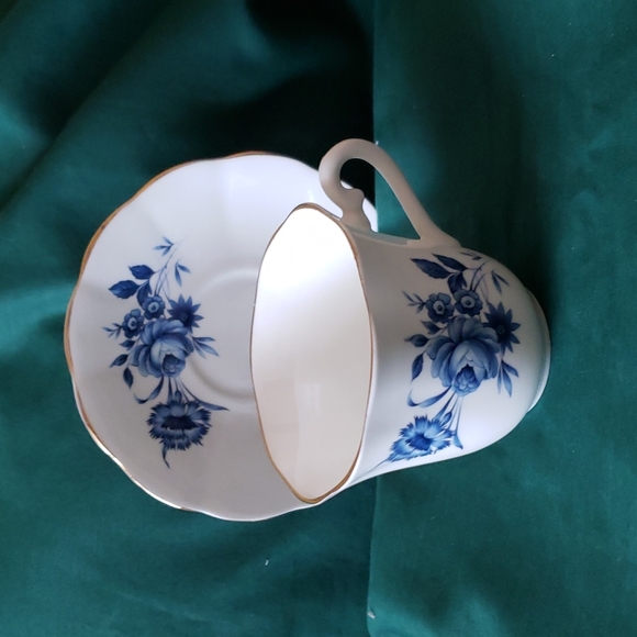 Elizabethan / Taylor & Kent Other - Elizabethan Fine Bone China Teacup & Saucer